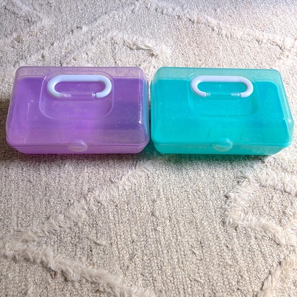 NWT ✏️ 2 - TURQUOISE & LILAC PLASTIC ART/CRAFT STORAGE SCHOOL PENCIL BOXES 8x5” - Picture 2 of 4